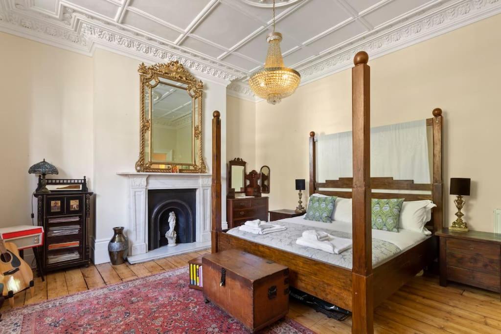 Luxurious Victorian, A Few Minutes From The Beach - Sleeps 2 Adults And Up To 3 Children Apartman St Leonards-on-Sea Kültér fotó