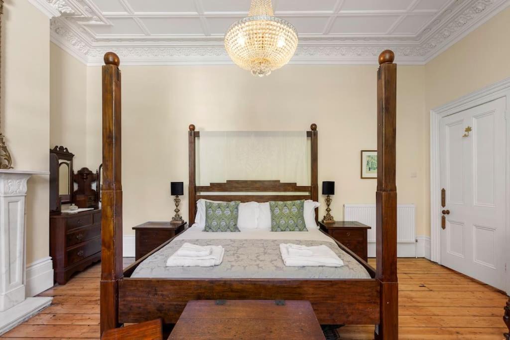 Luxurious Victorian, A Few Minutes From The Beach - Sleeps 2 Adults And Up To 3 Children Apartman St Leonards-on-Sea Kültér fotó