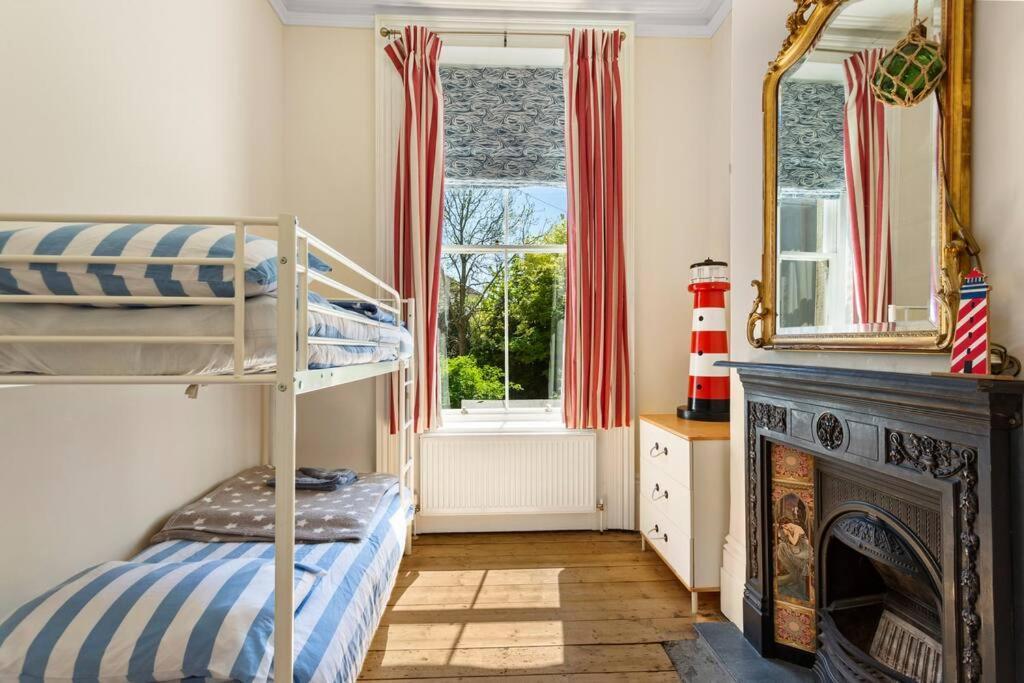 Luxurious Victorian, A Few Minutes From The Beach - Sleeps 2 Adults And Up To 3 Children Apartman St Leonards-on-Sea Kültér fotó